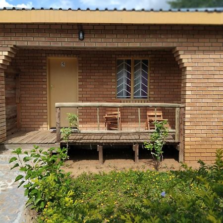 Sunshinevibe Guest House Kasane Esterno foto