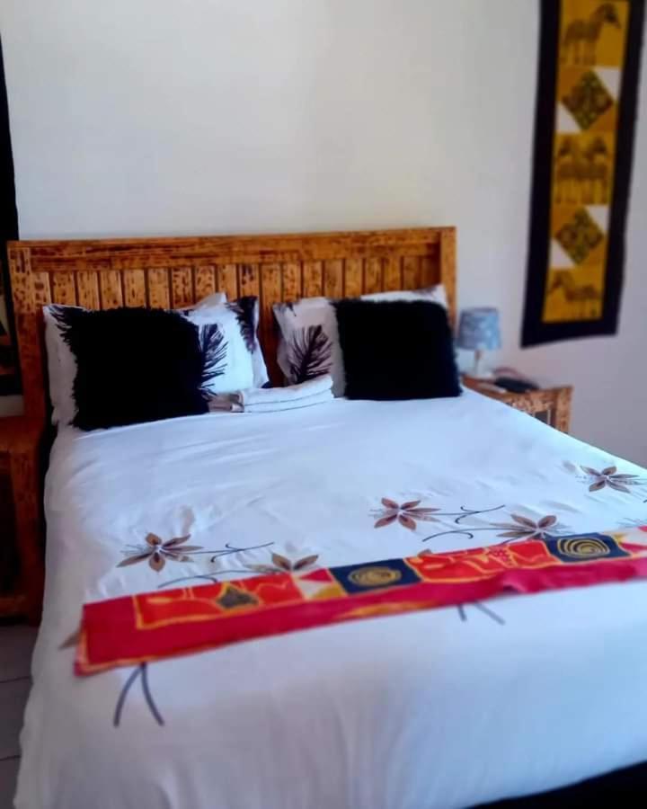 Sunshinevibe Guest House Kasane Esterno foto