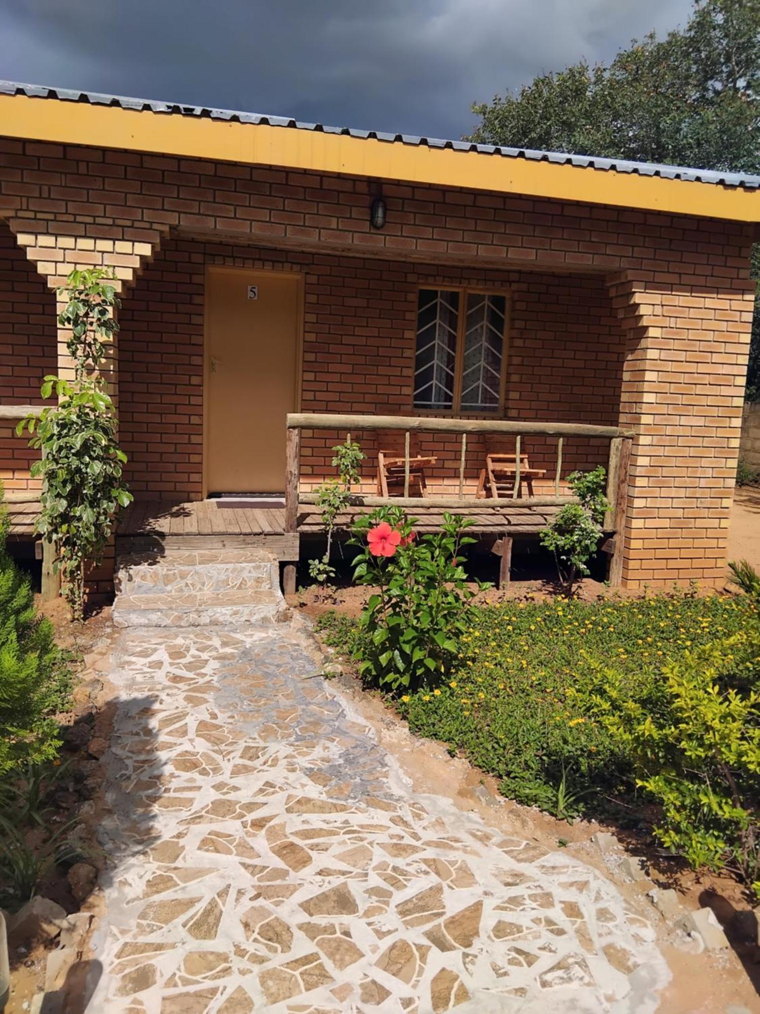 Sunshinevibe Guest House Kasane Esterno foto